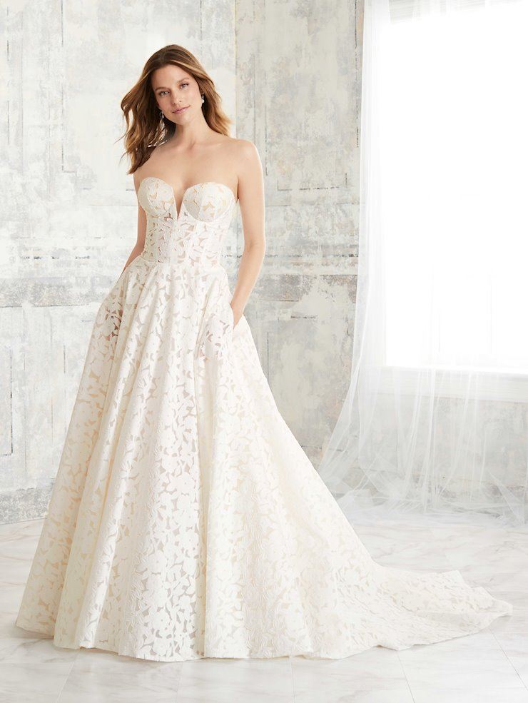 Adrianna Papell Platinum